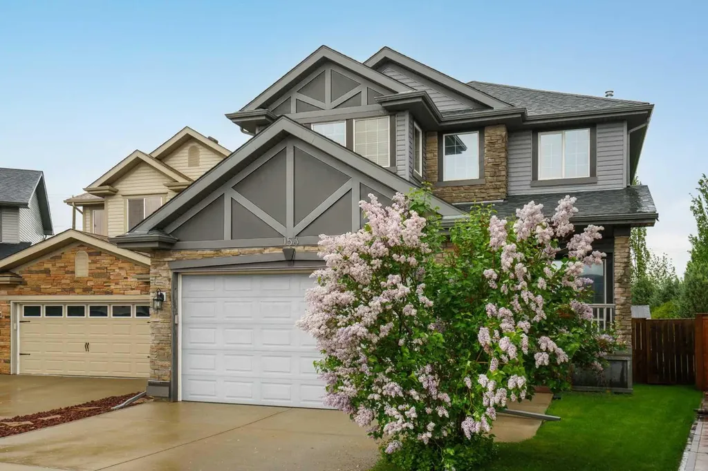 153 Kincora Bay NW Calgary AB T3R 1L4