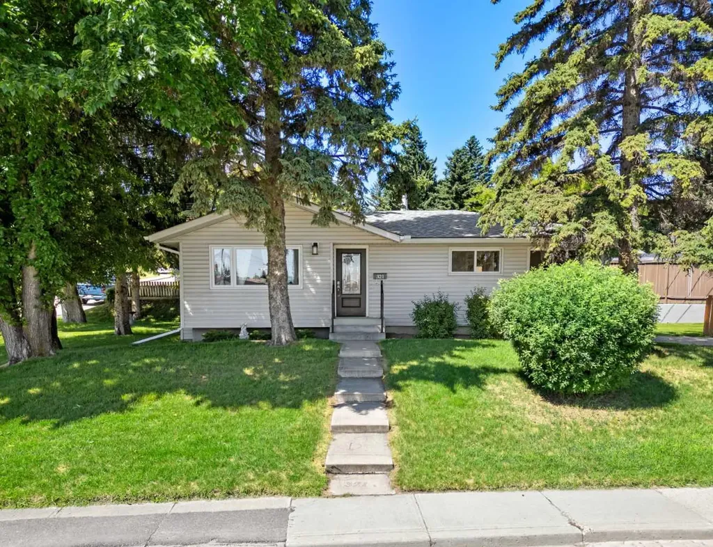 321 Haddon Road SW Calgary AB T2V 2Z4