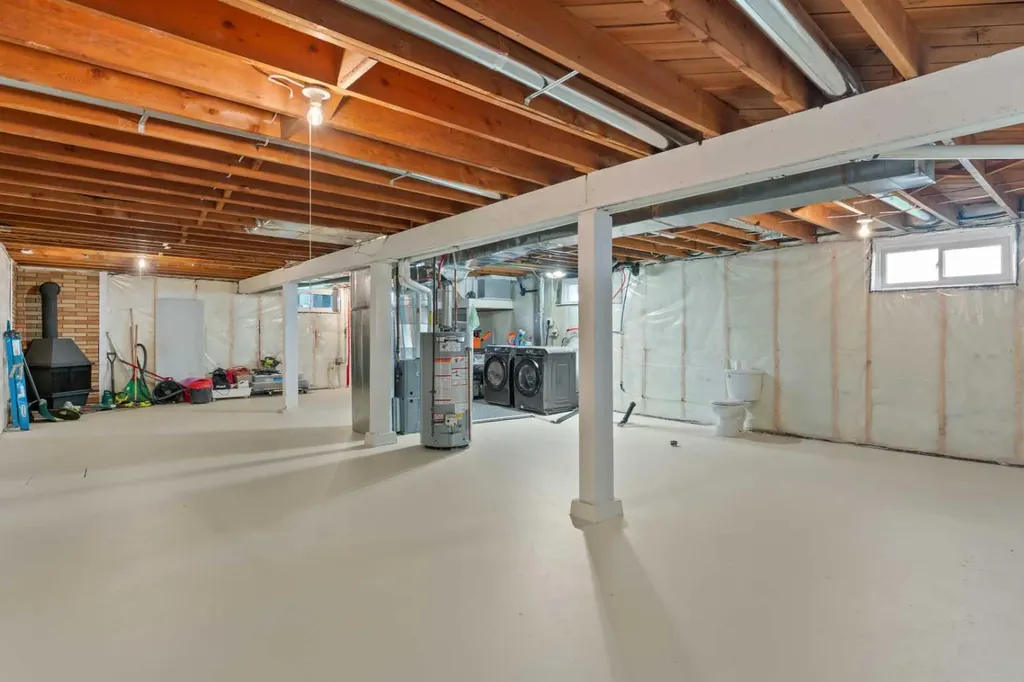 321 Haddon Road SW Calgary AB T2V 2Z4