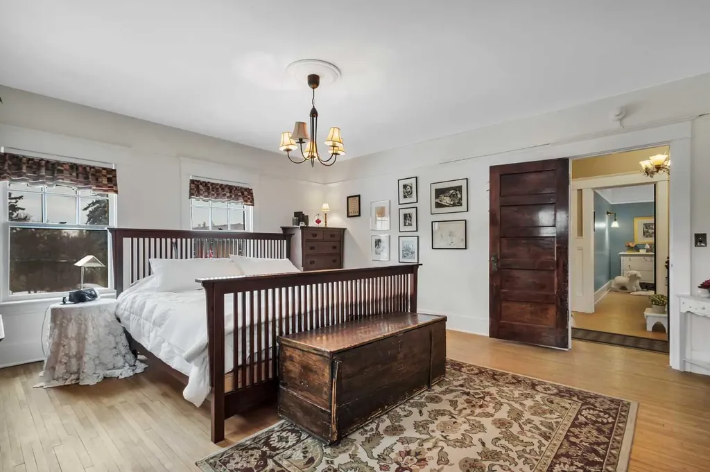 5331 51 Avenue Lacombe AB T4L 1N5
