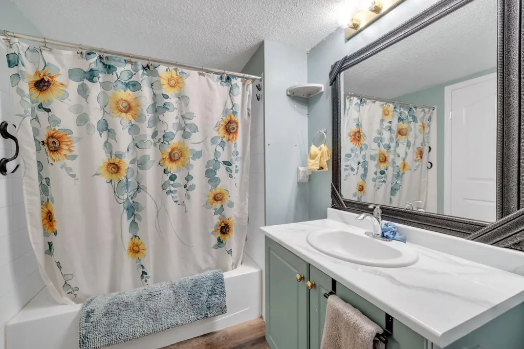 56 Carroll Crescent Red Deer AB T4P 3Y3
