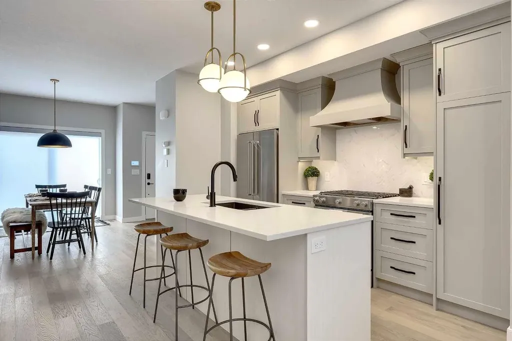 1426 23 Avenue NW Calgary AB T2K 1M5
