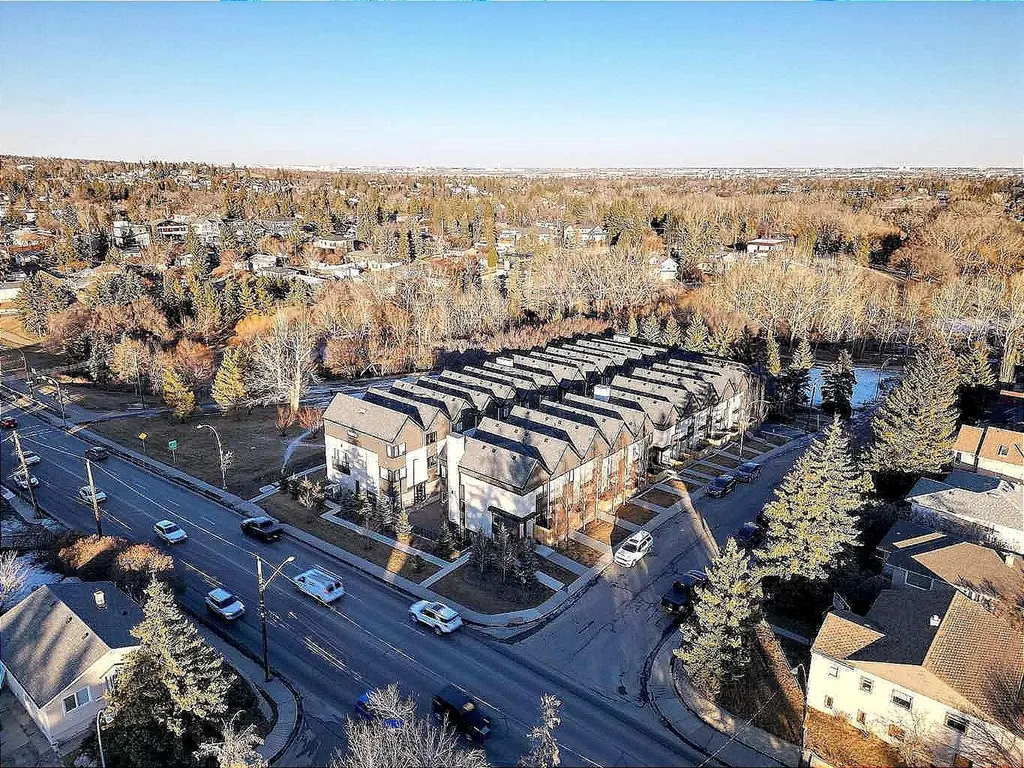 1426 23 Avenue NW Calgary AB T2K 1M5