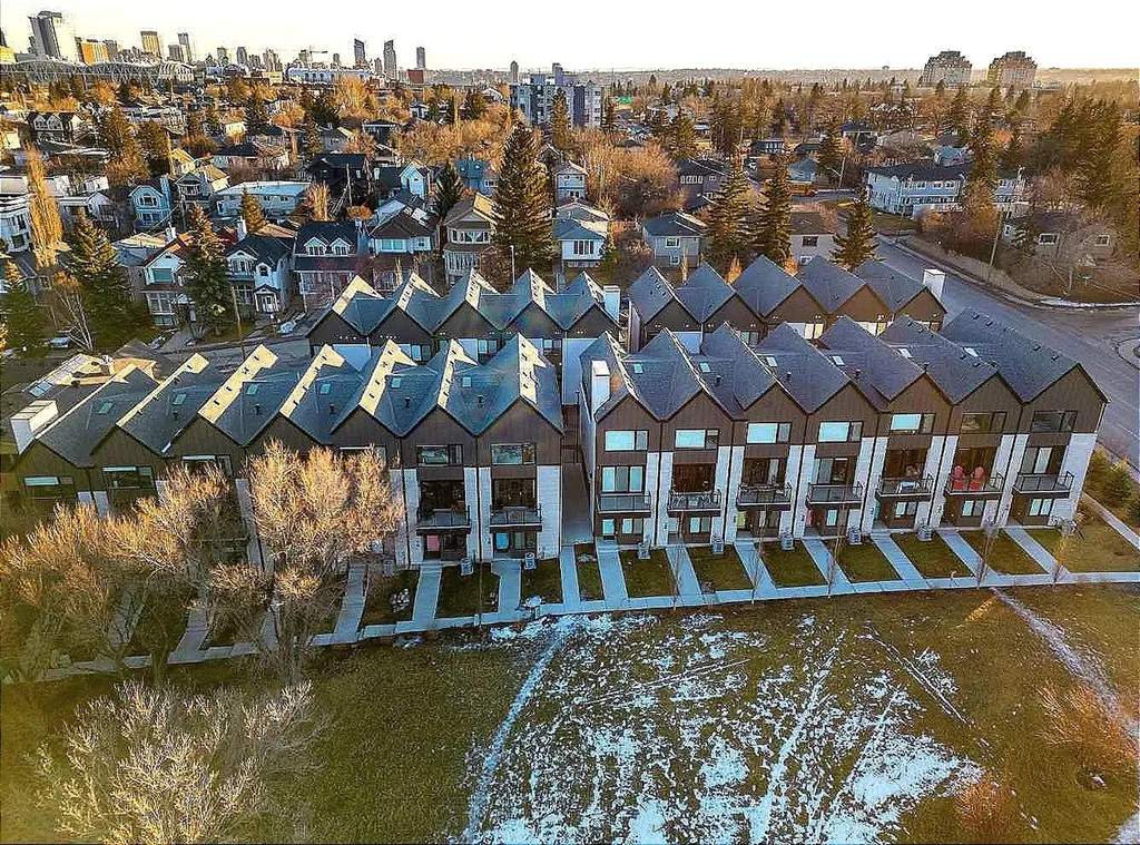 1426 23 Avenue NW Calgary AB T2K 1M5