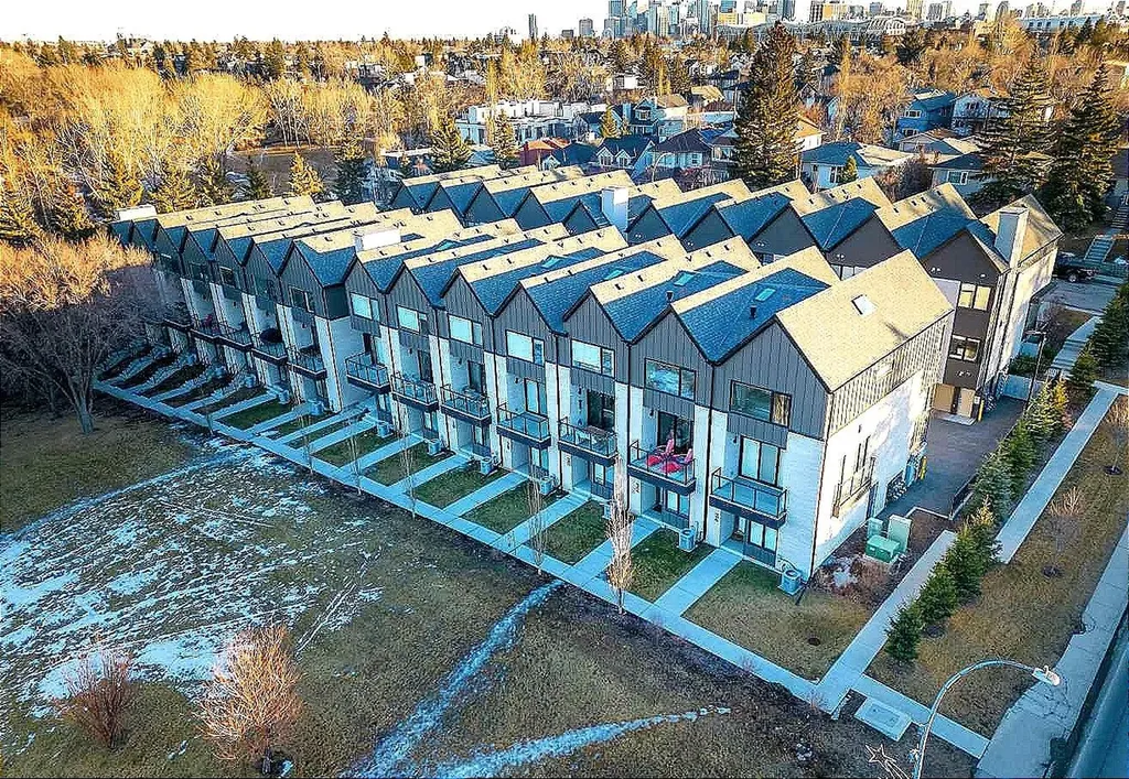 1426 23 Avenue NW Calgary AB T2K 1M5