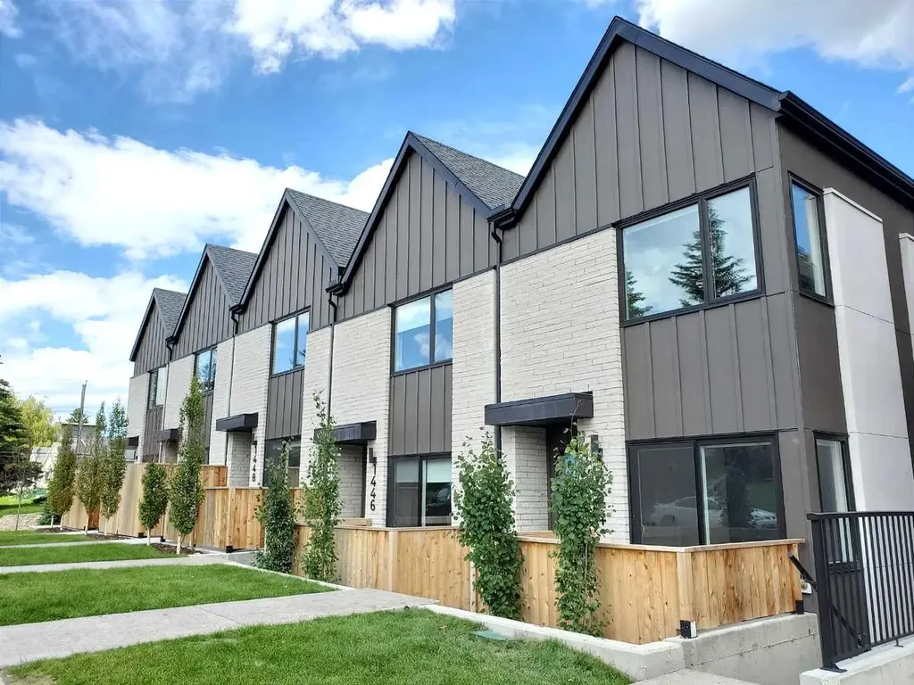 1426 23 Avenue NW Calgary AB T2K 1M5