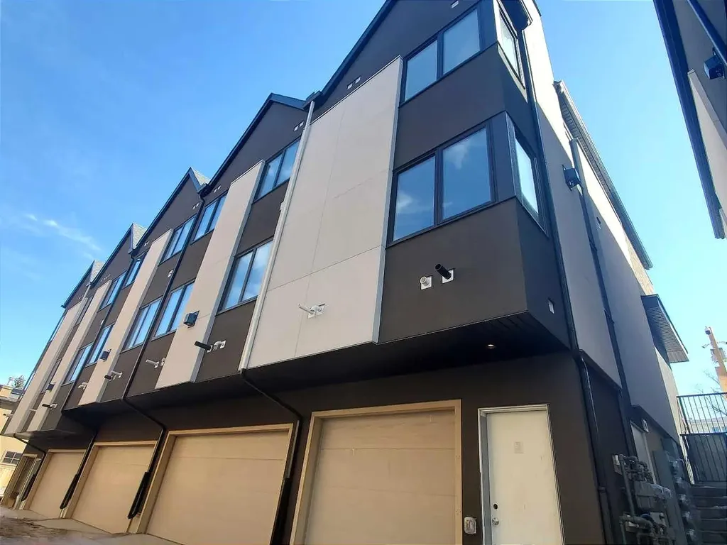 1426 23 Avenue NW Calgary AB T2K 1M5