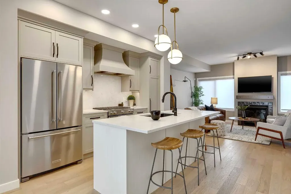 1426 23 Avenue NW Calgary AB T2K 1M5