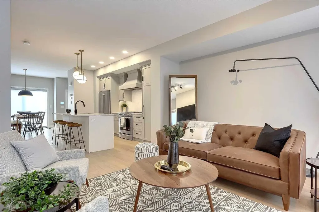 1426 23 Avenue NW Calgary AB T2K 1M5