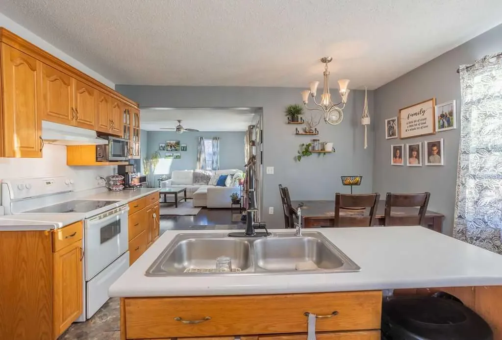 502 5 Avenue Wainwright AB T9W 1B1