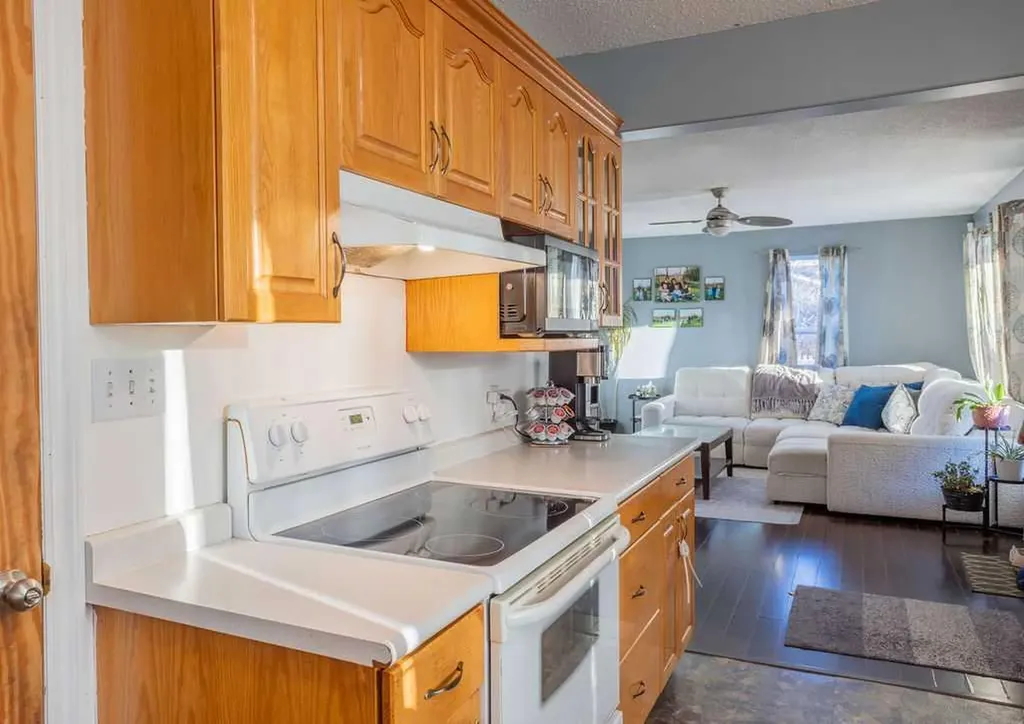 502 5 Avenue Wainwright AB T9W 1B1