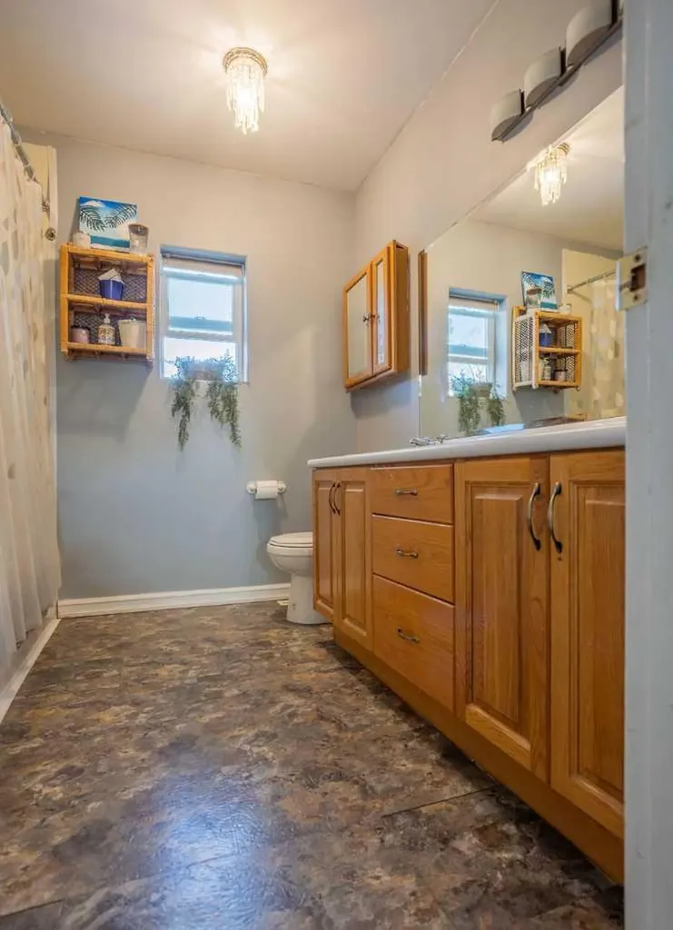 502 5 Avenue Wainwright AB T9W 1B1