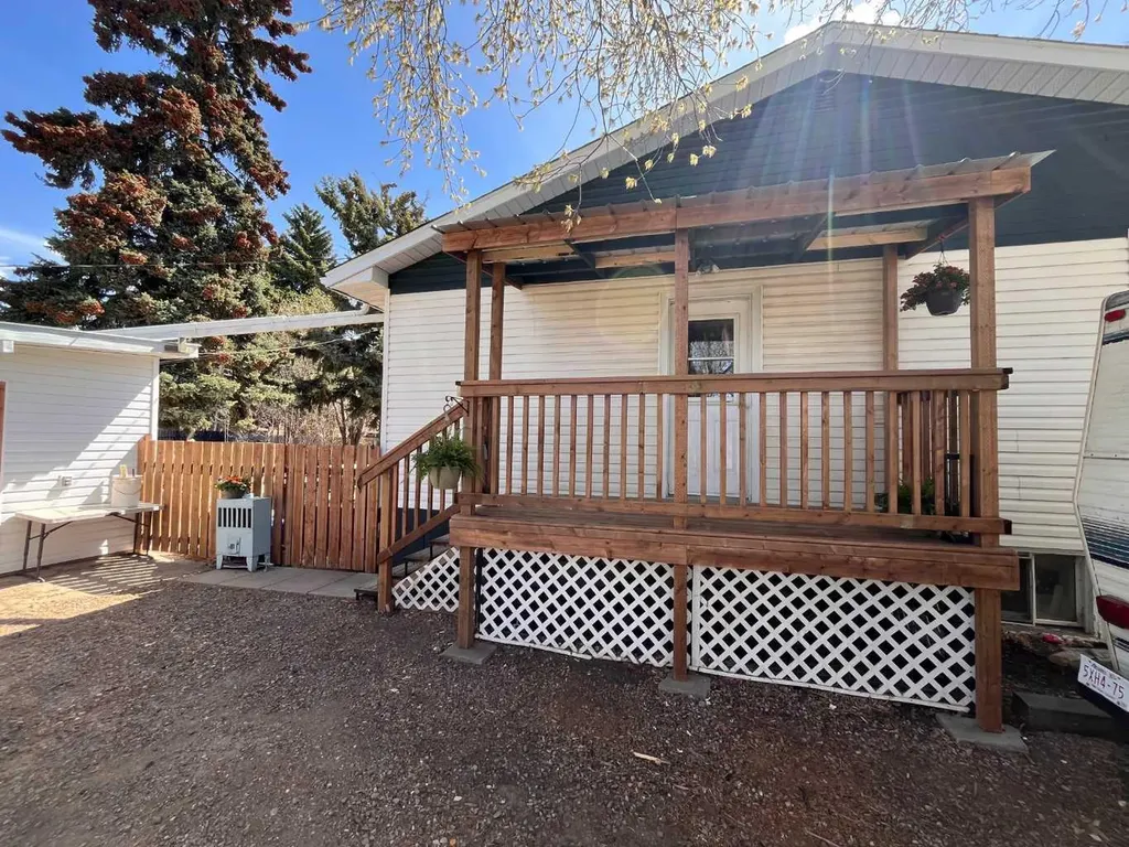 502 5 Avenue Wainwright AB T9W 1B1