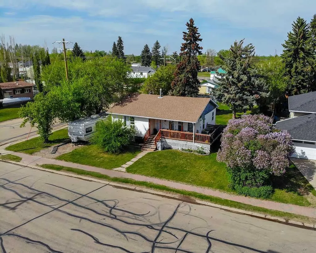 502 5 Avenue Wainwright AB T9W 1B1