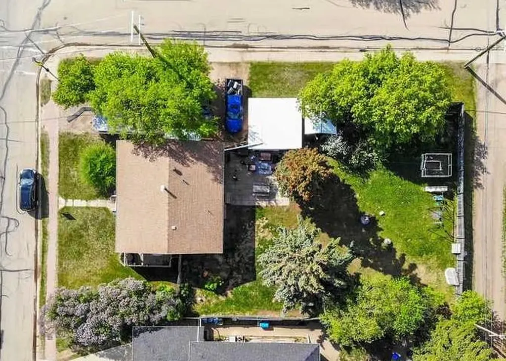 502 5 Avenue Wainwright AB T9W 1B1