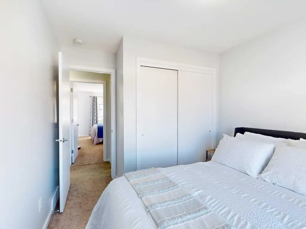 402 Highlands Boulevard W Lethbridge AB T1J 5K5