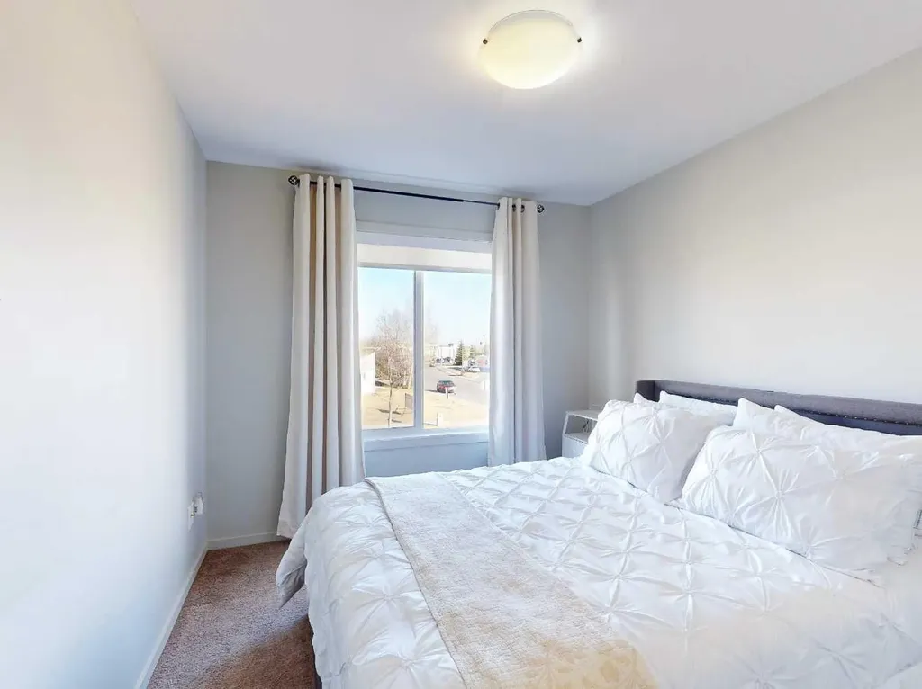 402 Highlands Boulevard W Lethbridge AB T1J 5K5