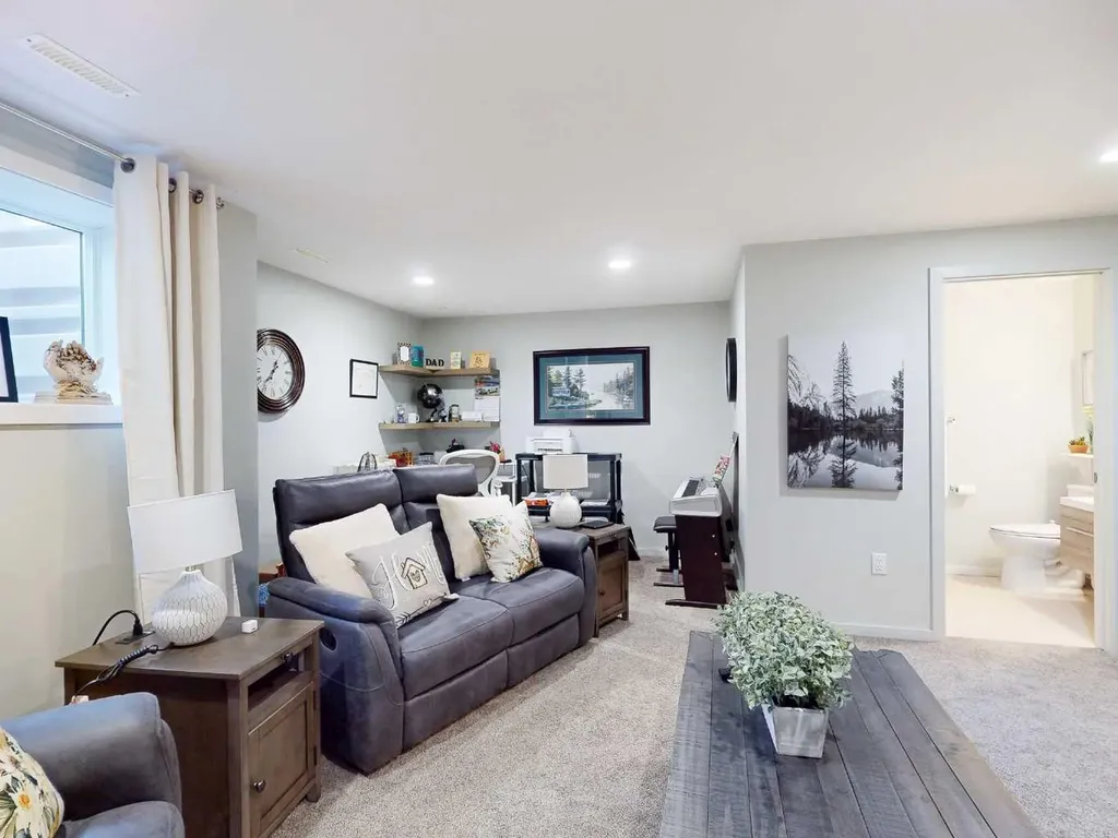 402 Highlands Boulevard W Lethbridge AB T1J 5K5