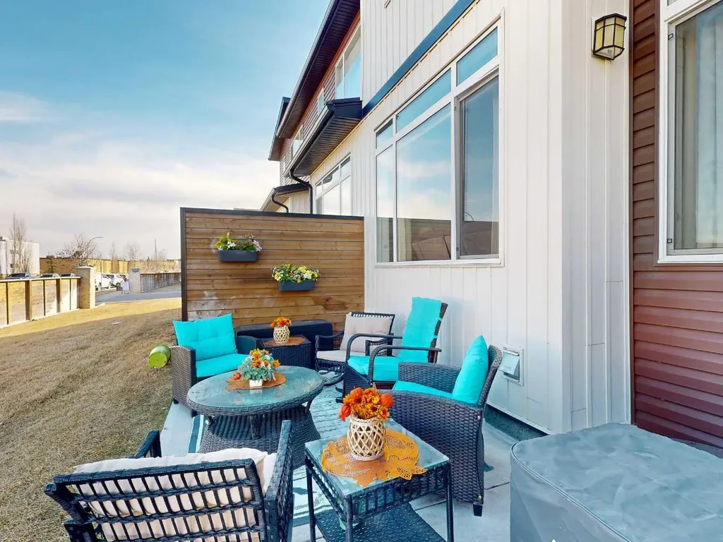 402 Highlands Boulevard W Lethbridge AB T1J 5K5