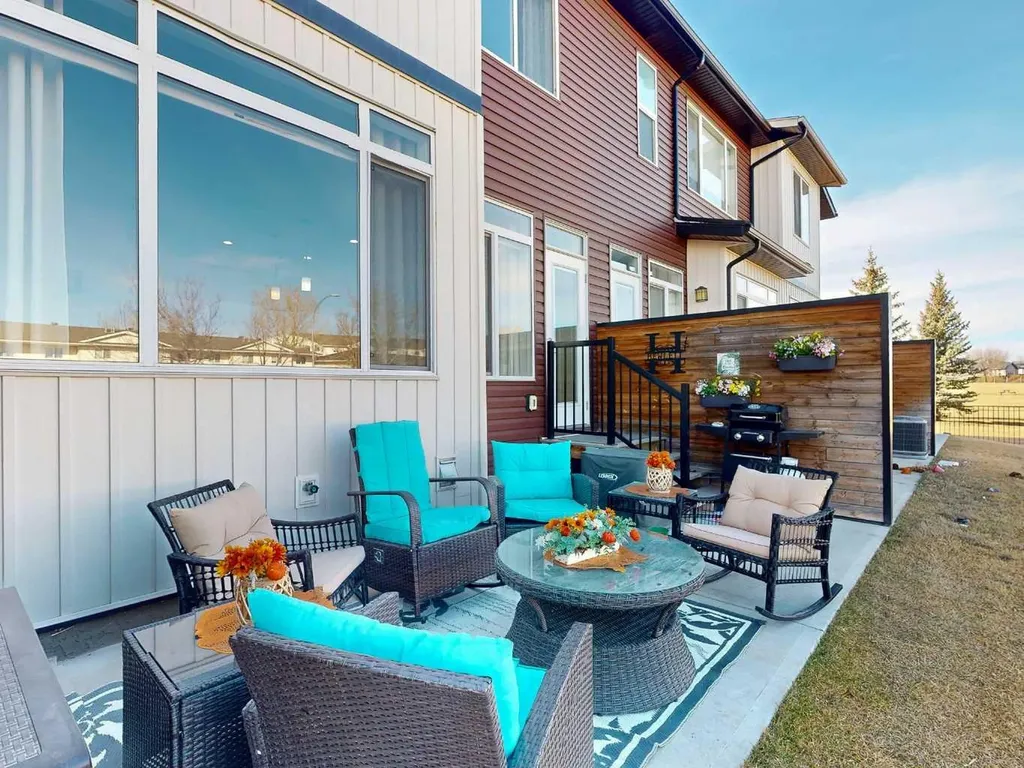 402 Highlands Boulevard W Lethbridge AB T1J 5K5