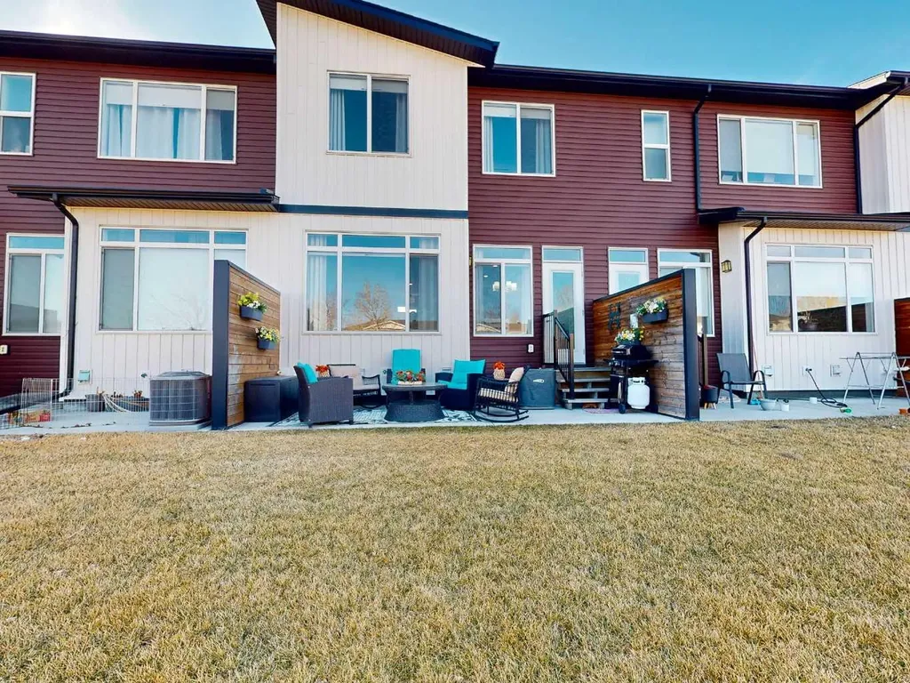 402 Highlands Boulevard W Lethbridge AB T1J 5K5