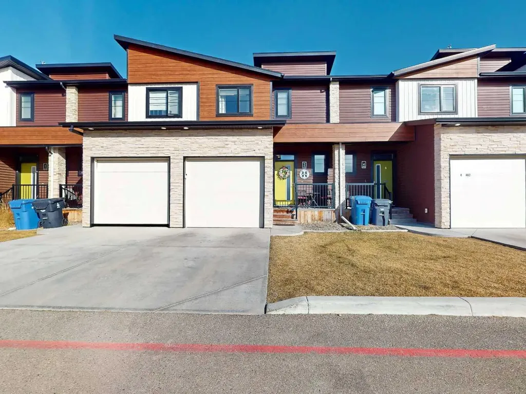 402 Highlands Boulevard W Lethbridge AB T1J 5K5