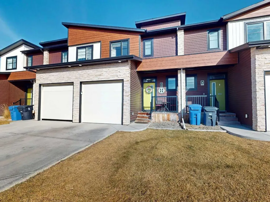 402 Highlands Boulevard W Lethbridge AB T1J 5K5