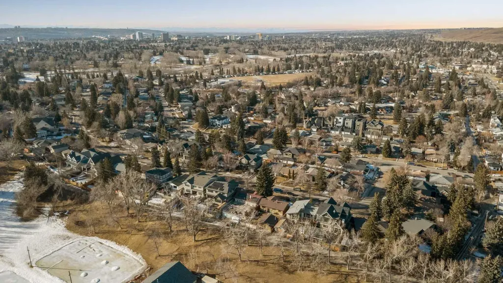 34 Rosery Drive NW Calgary AB T2K1L7