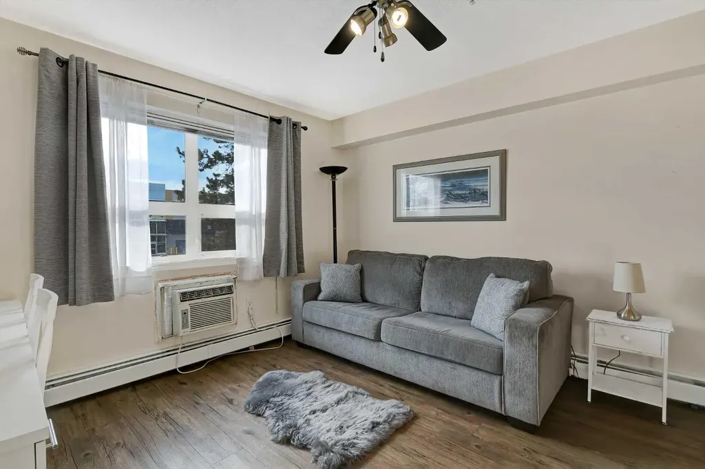 10402 111 Street Grande Prairie AB T8V 8G4