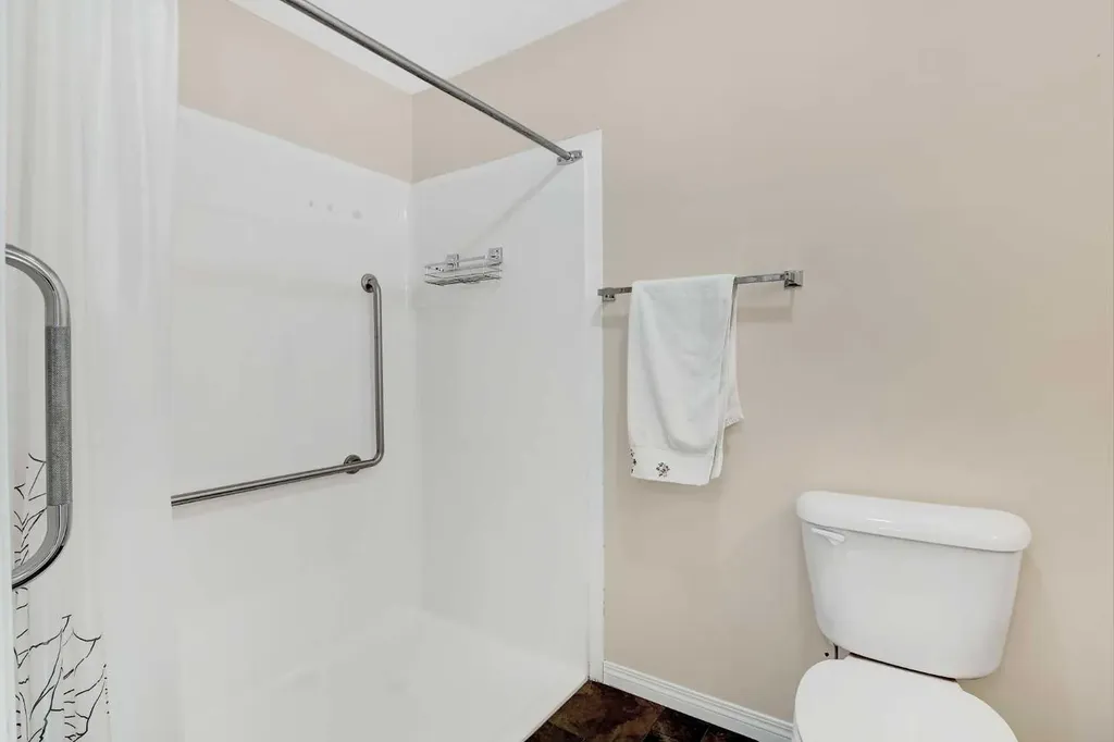 10402 111 Street Grande Prairie AB T8V 8G4
