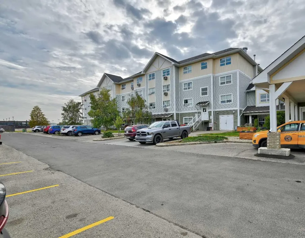 10402 111 Street Grande Prairie AB T8V 8G4