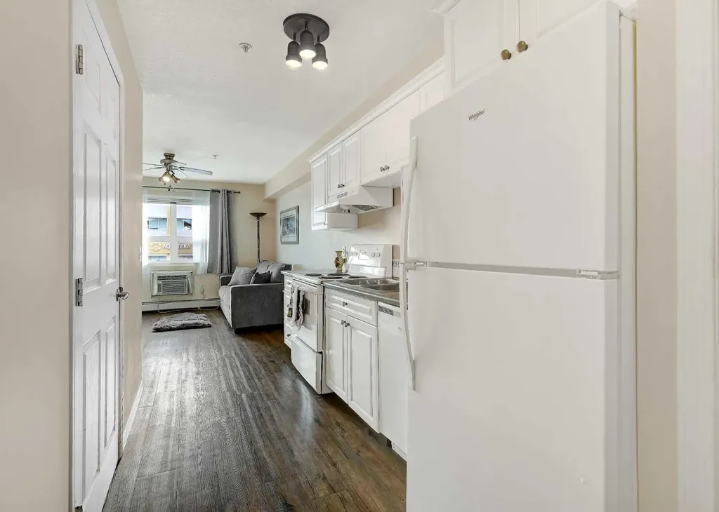 10402 111 Street Grande Prairie AB T8V 8G4