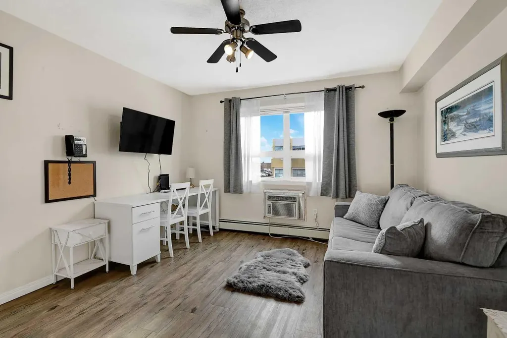 10402 111 Street Grande Prairie AB T8V 8G4