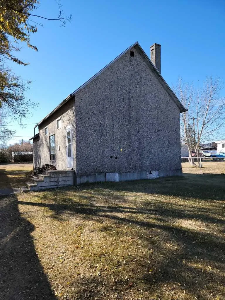 110 1 Avenue E Craigmyle AB T0J 0T0