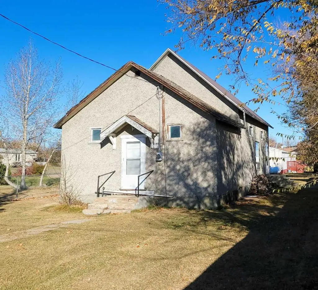 110 1 Avenue E Craigmyle AB T0J 0T0