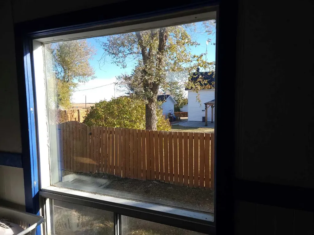 110 1 Avenue E Craigmyle AB T0J 0T0
