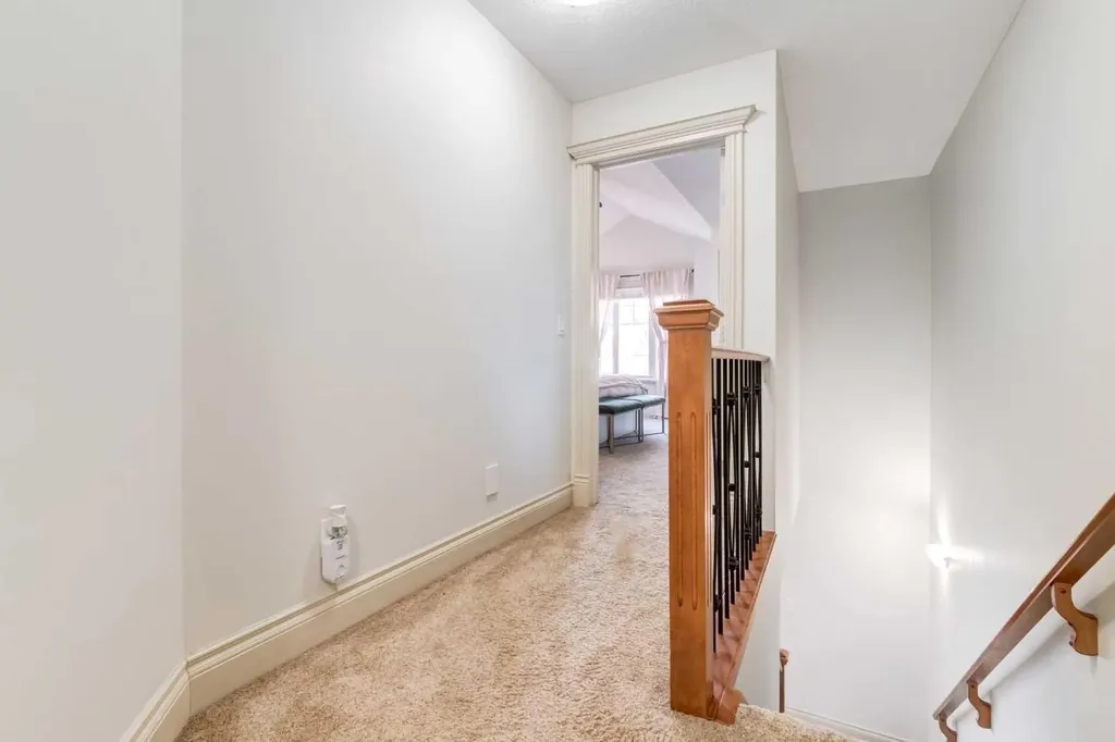 2413 2 Avenue NW Calgary AB T2N0H5