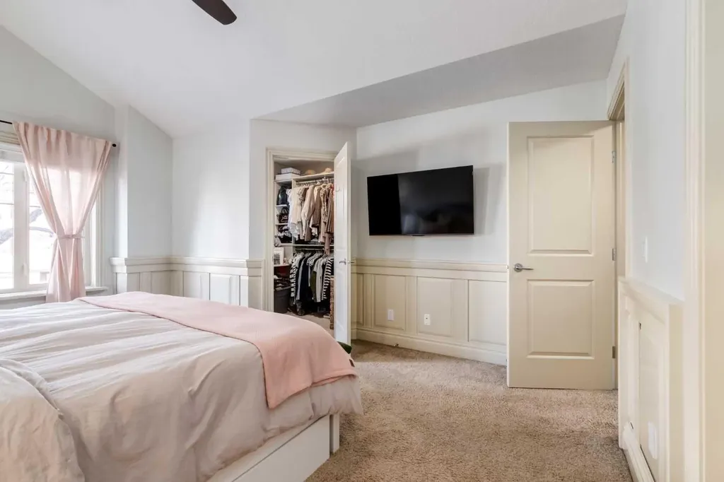 2413 2 Avenue NW Calgary AB T2N0H5