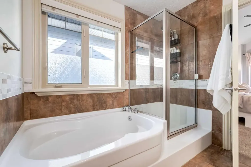 2413 2 Avenue NW Calgary AB T2N0H5