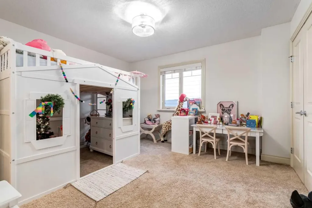2413 2 Avenue NW Calgary AB T2N0H5
