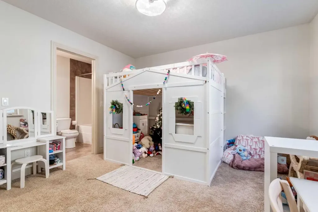 2413 2 Avenue NW Calgary AB T2N0H5