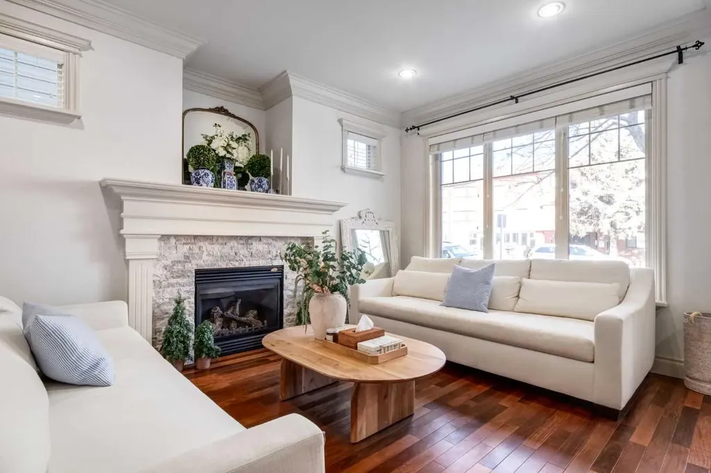 2413 2 Avenue NW Calgary AB T2N0H5