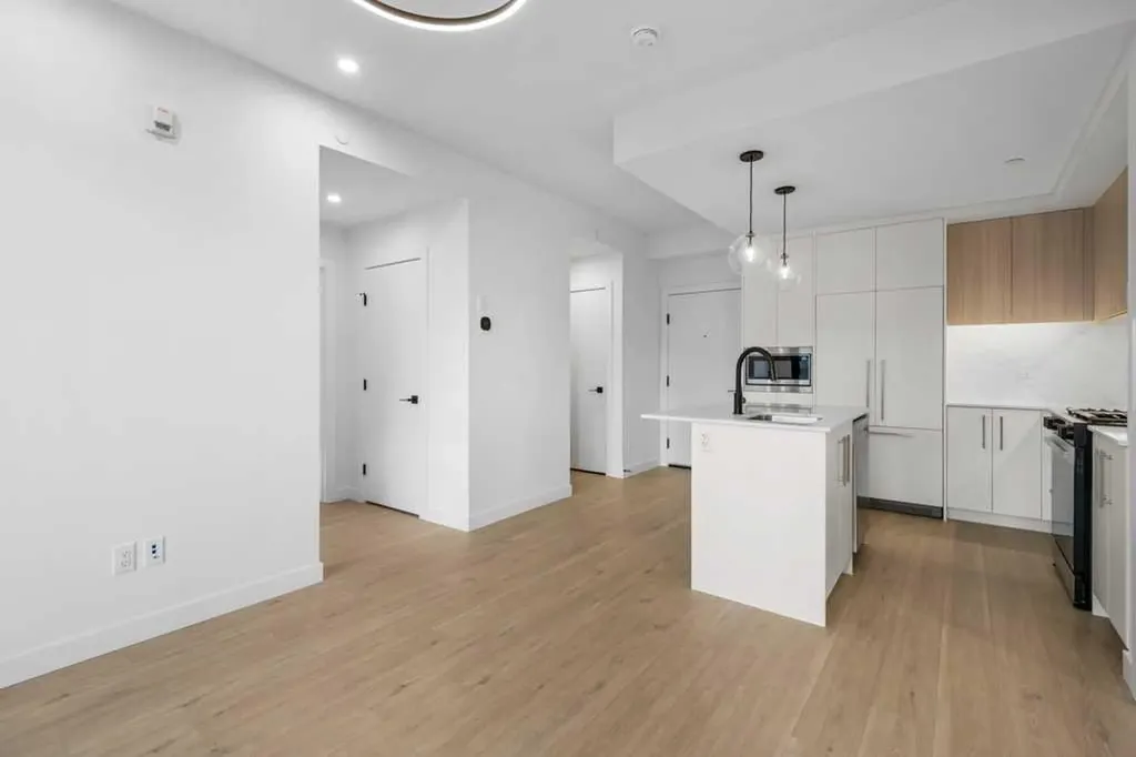 8375 Broadcast Avenue Calgary AB T3H 6L3