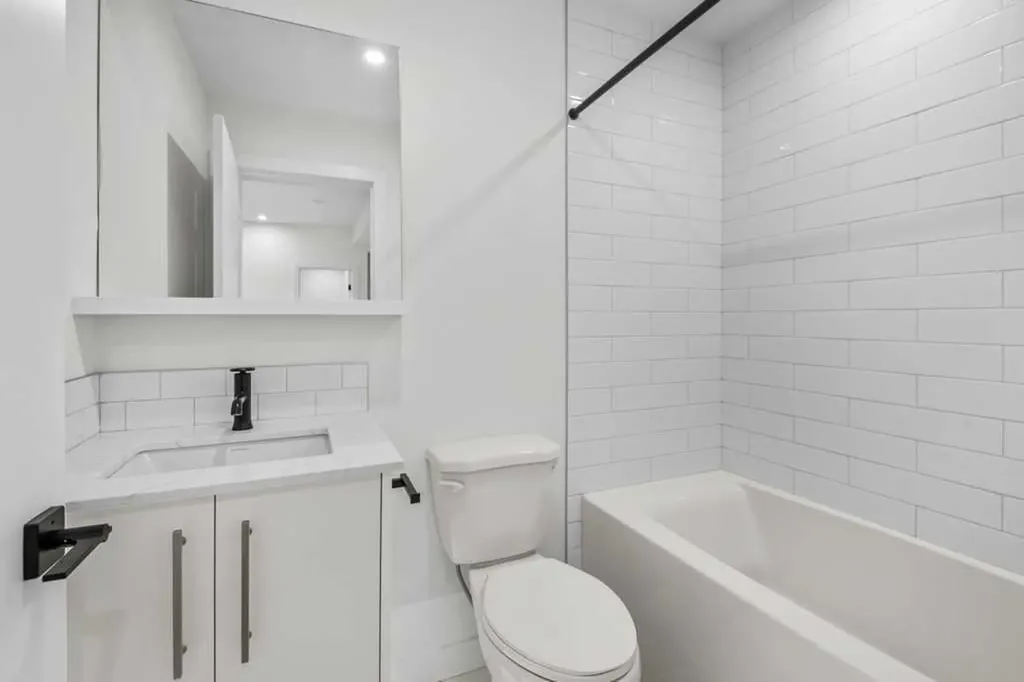 8375 Broadcast Avenue Calgary AB T3H 6L3