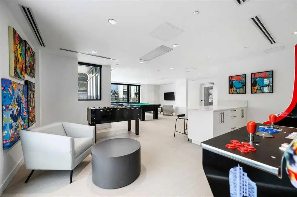 8375 Broadcast Avenue Calgary AB T3H 6L3