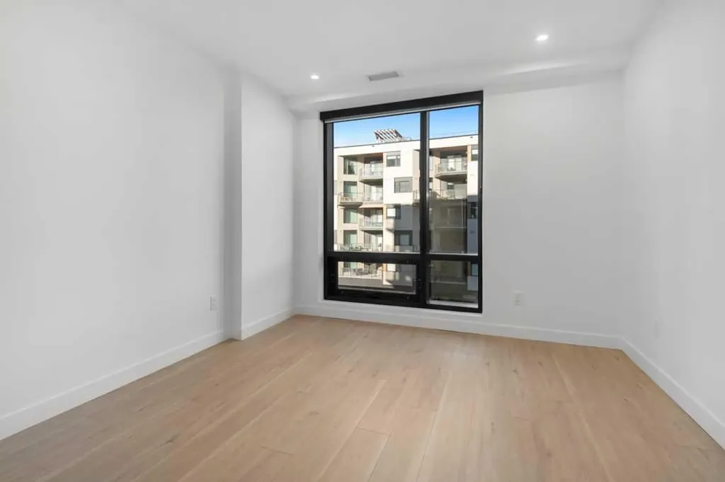 8375 Broadcast Avenue Calgary AB T3H 6L3