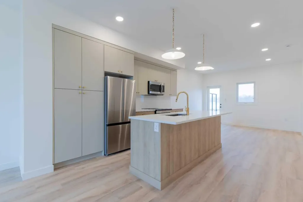2817 16 Avenue Coaldale AB T1M0G9