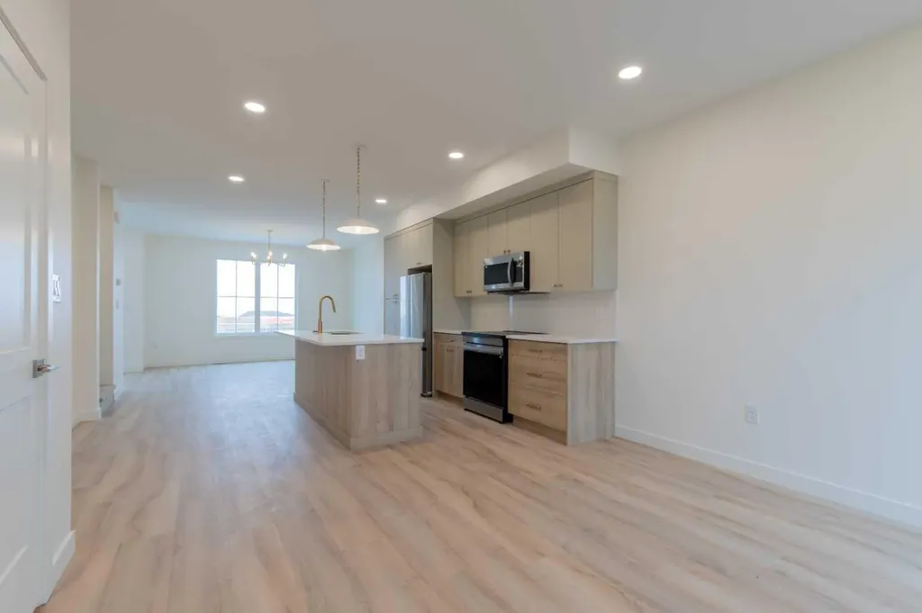 2817 16 Avenue Coaldale AB T1M0G9
