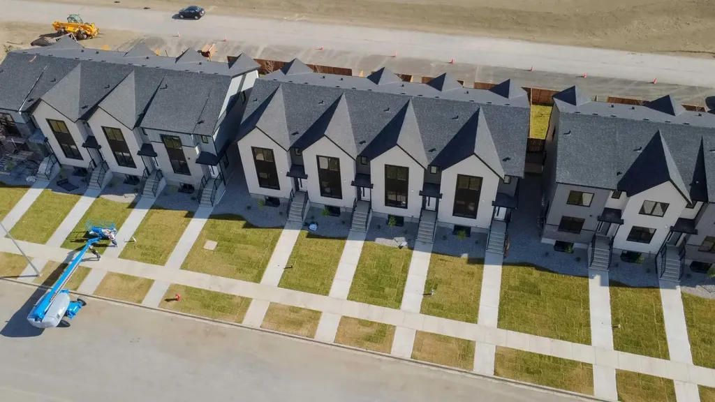 2817 16 Avenue Coaldale AB T1M0G9