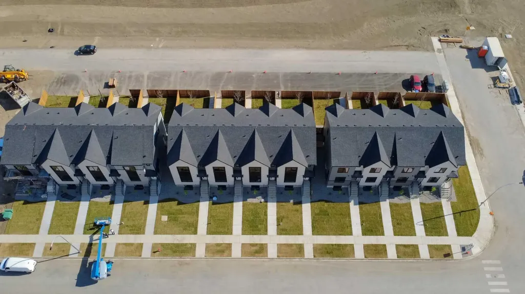 2817 16 Avenue Coaldale AB T1M0G9
